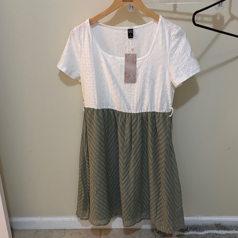 Chic White and Green Midi Dress